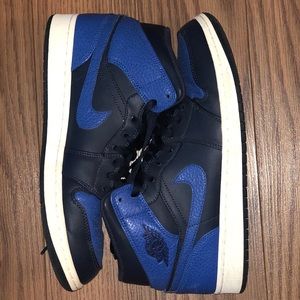 Royal Blue/Obsidian 2018 Mid Air Jordan 1’s💙